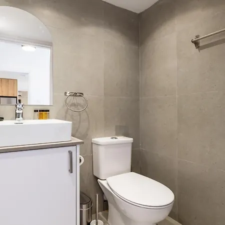 아파트 Finikoudes Marina View 102 라르나카