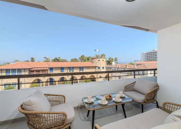 شقة Finikoudes Marina View 102