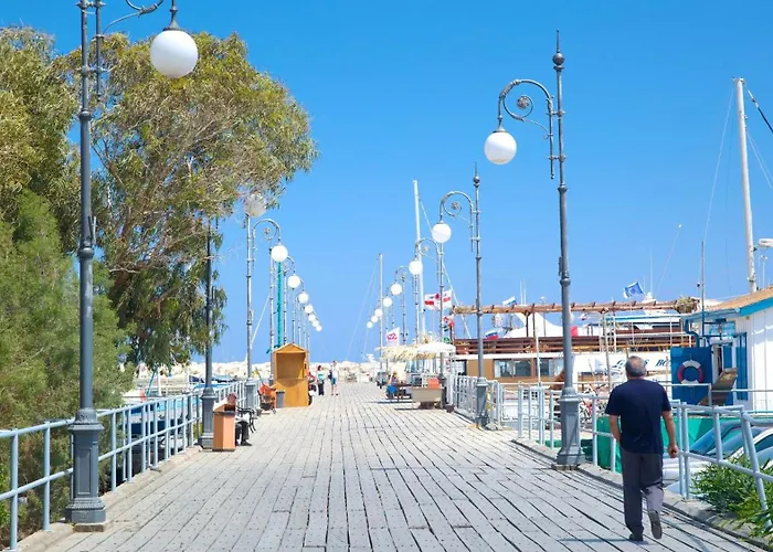 Finikoudes Marina View 102 شقة *