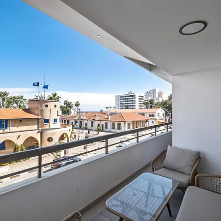 Finikoudes Marina View 102 شقة
