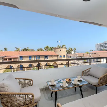 公寓 Finikoudes Marina View 102