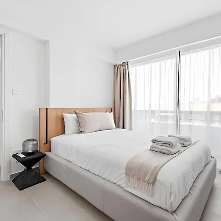 Finikoudes Marina View 102 * Larnaca